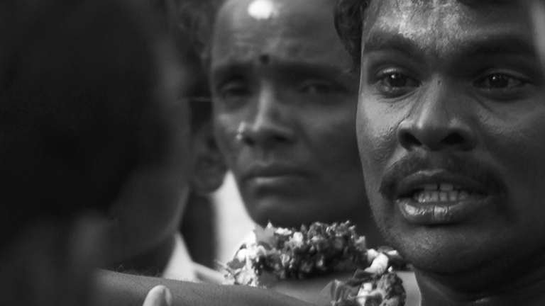 En documentaire : de la « bonne » distance à la distanciation