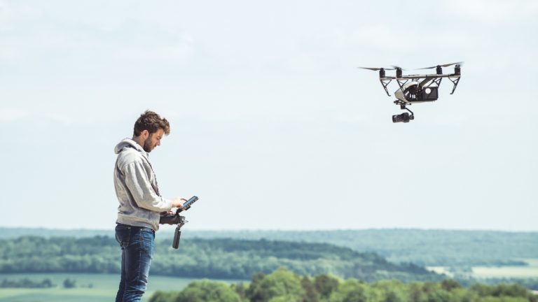 Les drones en tournage : problématiques et retour d’expérience