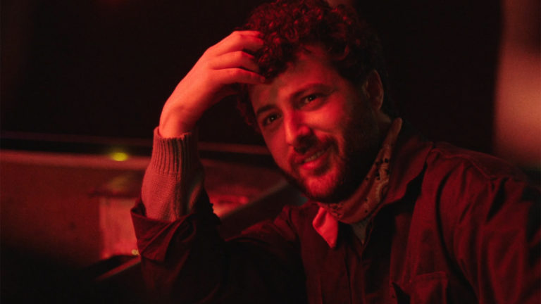 Entre Fassbinder et Sirk : la photographie queer et référencée de ‘Nino lunaire’